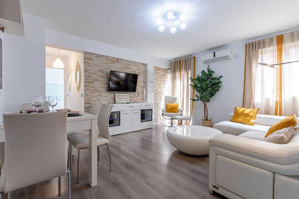 Triana Maestro Deluxe By Valcambre Διαμέρισμα Σεβίλλη Εξωτερικό φωτογραφία